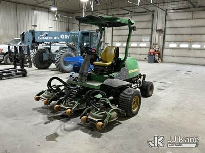 John Deere 8800 TerrainCut Lawn Mower
