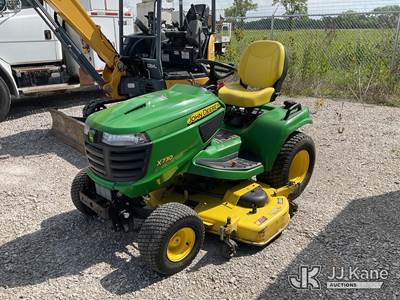 2015 John Deere X730 Lawn Tractor
