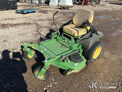 John Deere Z-Trac Zero Turn Riding Mower