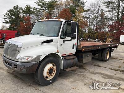 2007 International 4300 Roll Back Truck