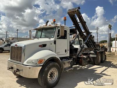 2014 Peterbilt 348 Roll Back Truck