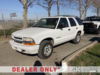 2002 Chevrolet Blazer 4-Door 4WD LS 4-Door Sport Utility Vehicle