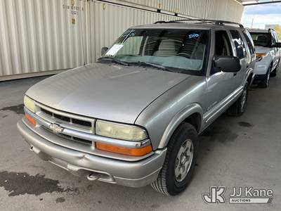 2004 Chevrolet Blazer 4-Door LS 4-Door Sport Utility Vehicle