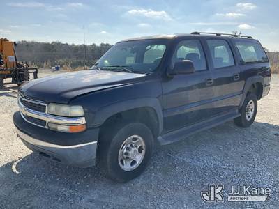 2005 Chevrolet Suburban 4x4 4-Door Sport Utility Vehicle