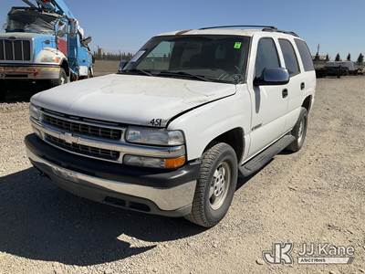 2002 Chevrolet Tahoe 4-Door Sport Utility Vehicle Pickup Truck