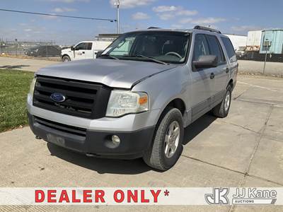 2010 Ford Expedition XLT 4-Door Sport Utility Vehicle