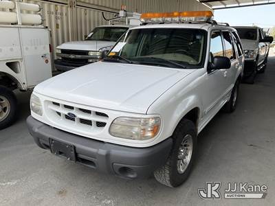 2001 Ford Explorer XLS 4-Door Sport Utility Vehicle