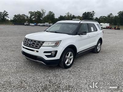 2016 Ford Explorer XLT 4-Door Sport Utility Vehicle