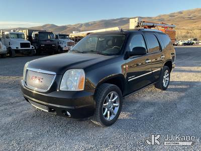 2013 GMC Yukon Denali Sport Utility Vehicle