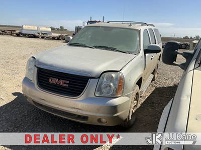 2013 GMC Yukon XL SLT 1/2 Ton 4-Door Sport Utility Vehicle
