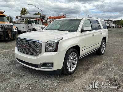 2015 GMC Yukon Denali 4-Door Sport Utility Vehicle