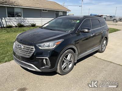 2017 Hyundai Santa Fe Ultimate 4-Door Sport Utility Vehicle
