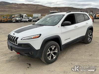 2018 Jeep Cherokee 4x4 Trailhawk 4-Door Sport Utility Vehicle