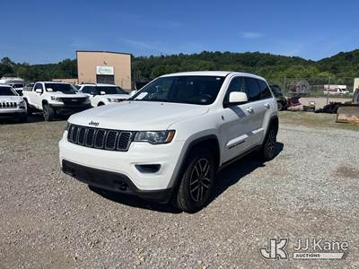 2019 Jeep Grand Cherokee 4x4 Laredo 4-Door Sport Utility Vehicle