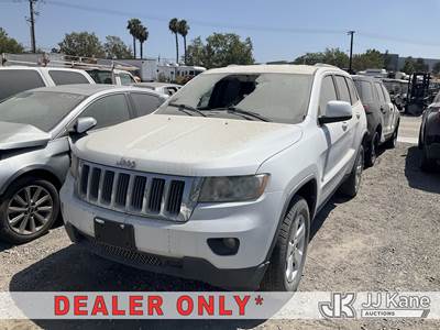 2013 Jeep Grand Cherokee Laredo 4x4 4-Door Sport Utility Vehicle