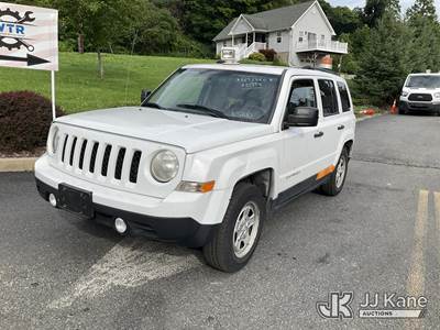 2015 Jeep Patriot 4x4 4-Door Sport Utility Vehicle
