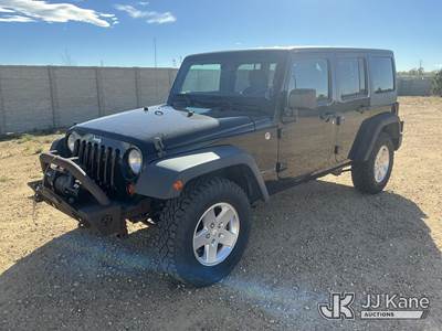 2013 Jeep Wrangler 4x4 4-Door Sport Utility Vehicle