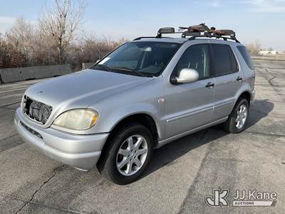 2000 Mercedes Benz ML430 4x4 4-Door Sport Utility Vehicle