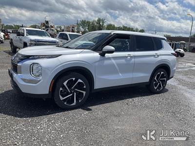2022 Mitsubishi Outlander 4x4 4-Door Sport Utility Vehicle