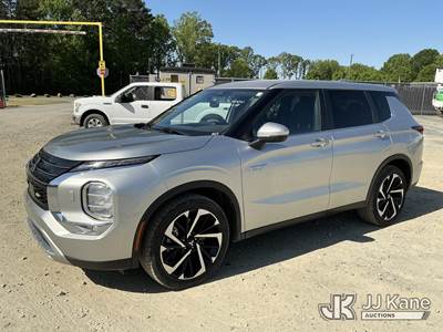 2023 Mitsubishi Outlander PHEV AWD 4-Door Sport Utility Vehicle