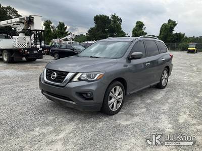 2018 Nissan Pathfinder 4-Door Sport Utility Vehicle
