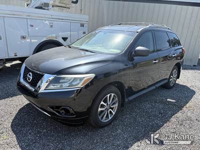 2013 Nissan Pathfinder 4-Door Sport Utility Vehicle