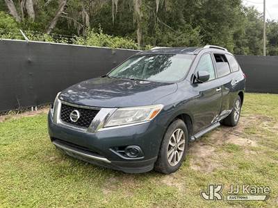2013 Nissan Pathfinder 4x4 4-Door Sport Utility Vehicle