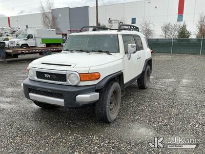 2013 Toyota FJ Cruiser 4x4 4-Door Sport Utility Vehicle