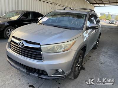 2016 Toyota Highlander XLE FWD V6 4-Door Sport Utility Vehicle