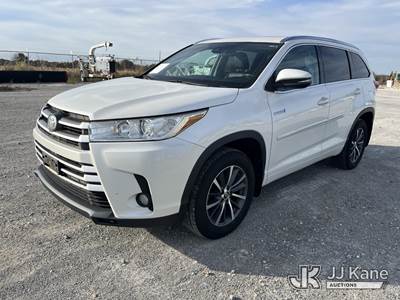 2017 Toyota Highlander Hybrid 4-Door Sport Utility Vehicle