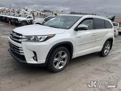 2017 Toyota Highlander Hybrid AWD 4-Door Sport Utility Vehicle