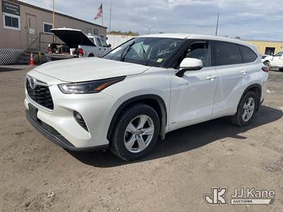 2021 Toyota Highlander Hybrid AWD 4-Door Sport Utility Vehicle
