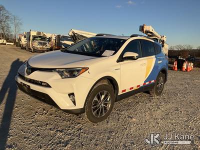 2018 Toyota RAV4 Hybrid 4-Door Sport Utility Vehicle