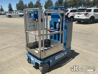 2018 Genie GR-12 Self-Propelled Manlift