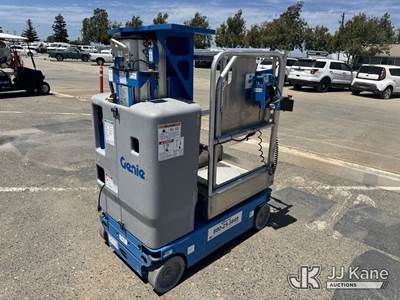 2019 Genie GR-12 Self-Propelled Manlift