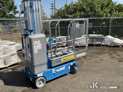 2017 GENIE GR-20 Self-Propelled Manlift