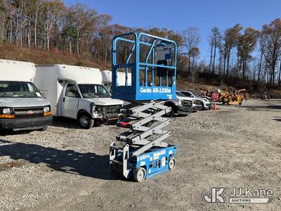 Genie GS-1330m Self-Propelled Scissor Lift