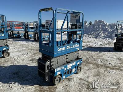 Genie GS-1330M Self-Propelled Scissor Lift