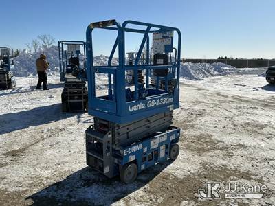 Genie GS-1330M Self-Propelled Scissor Lift