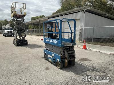2015 Genie GS1930 Scissor Self Propelled Man Lift