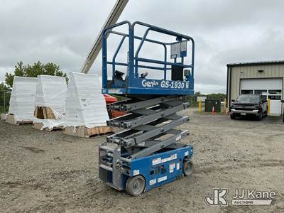 2017 Genie GS1930 Self-Propelled Scissor Lift