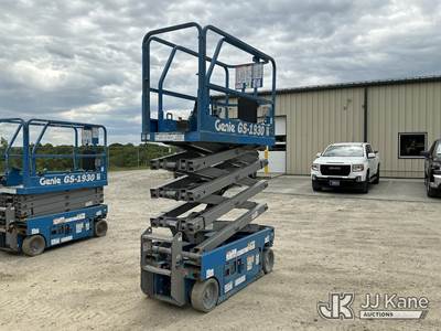 2017 Genie GS1930 Self-Propelled Scissor Lift