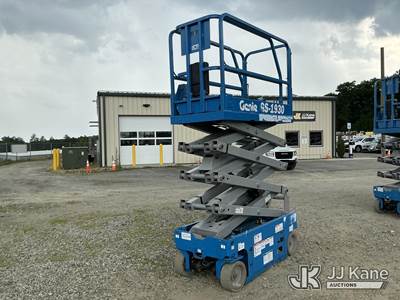 2017 Genie GS1930 Self-Propelled Scissor Lift