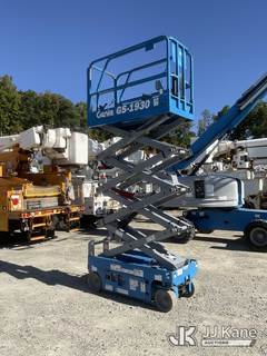 2018 Genie GS-1930 Self-Propelled Scissor Lift