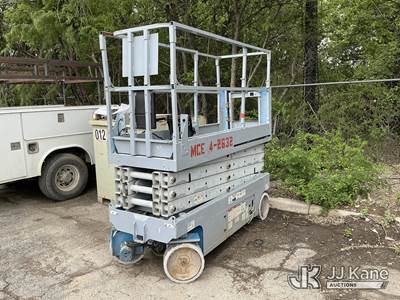 2005 Genie GS-2632 Self-Propelled Scissor Lift
