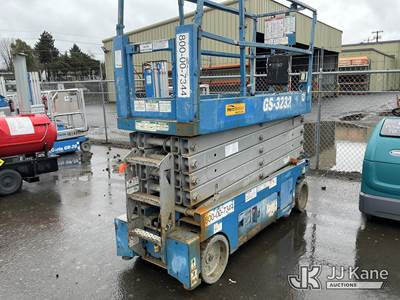 2013 Genie GS-3232 Self-Propelled Scissor Lift