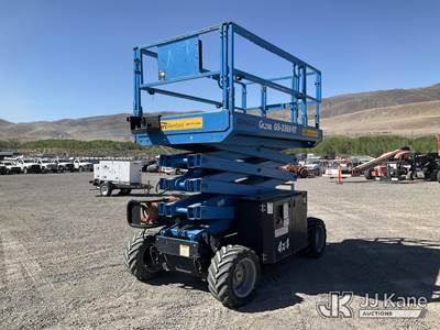 2016 Genie GS3369RT Self-Propelled Scissor Lift