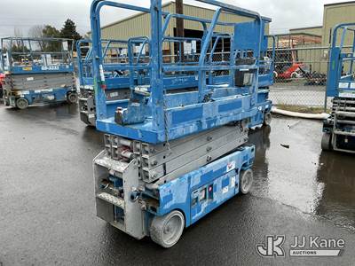 Genie GS1930 19 ft. Self-Propelled Scissor Lift