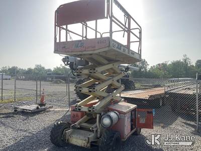 2000 JLG 260MRT Self-Propelled Scissor Lift