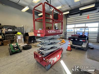 2019 MEC MEC1330SE Self-Propelled Scissor Lift